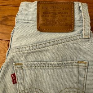 Levi’s Ribcage Straight Ankle Jeans